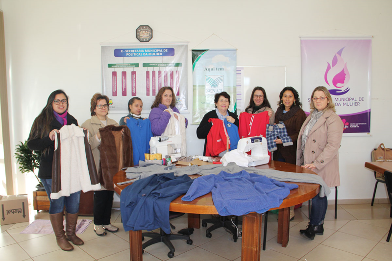 SECRETARIA DA MULHER REALIZA CURSO DE CORTE E COSTURA